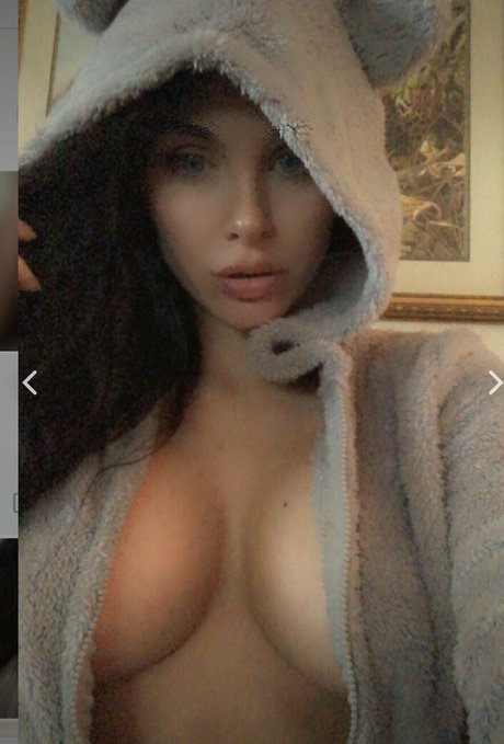 Naken lekkede OnlyFans-bilde av Summerfoxfox
