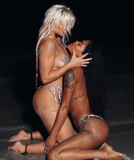 Naken läckt OnlyFans-bild av Misswatersvip