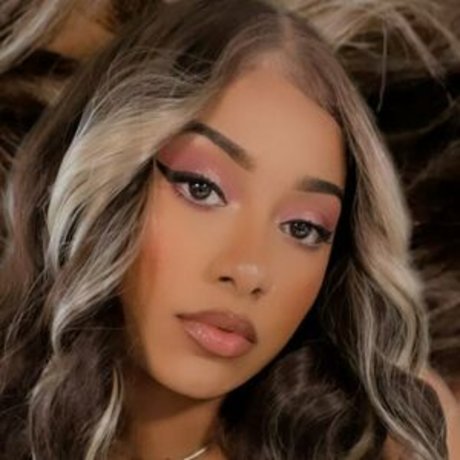 Nagie wyciekłe zdjęcie OnlyFans od Goldengoddess17