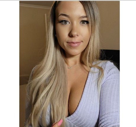 Nahá fotka uniklých OnlyFans od Kimjade999