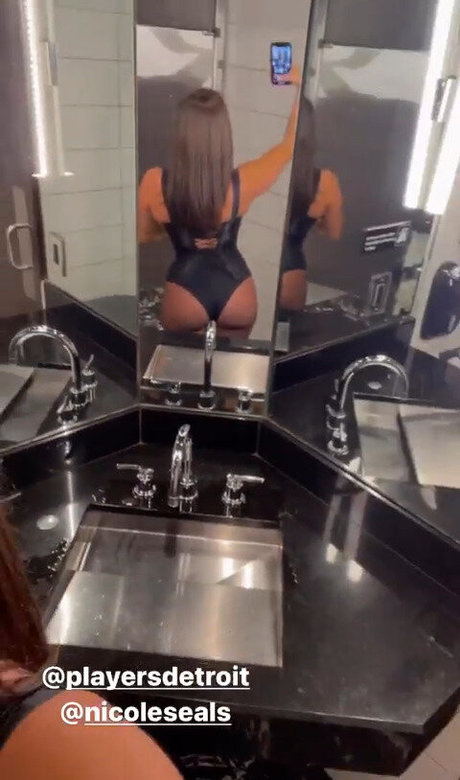 Foto di nudo di fuga di OnlyFans di Kasey