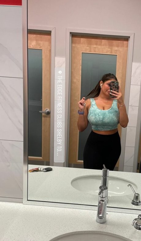 Alaston vuotanut OnlyFans-kuva Kasey