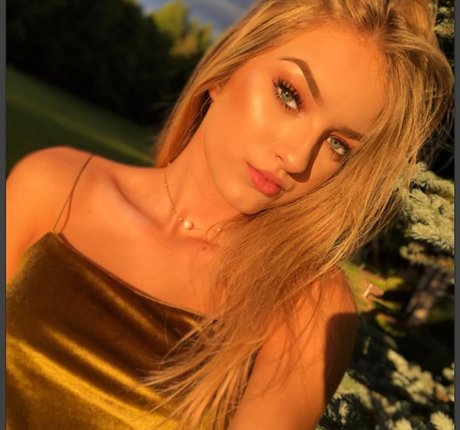 Savanah Moss OnlyFans 유출 누드 사진