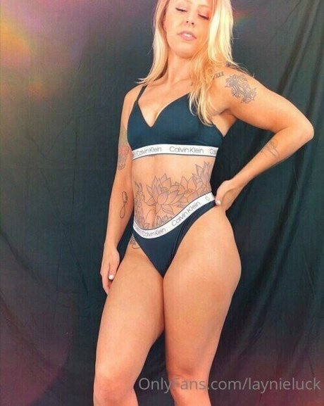 Aew Laynie Luck OnlyFansリークヌード写真