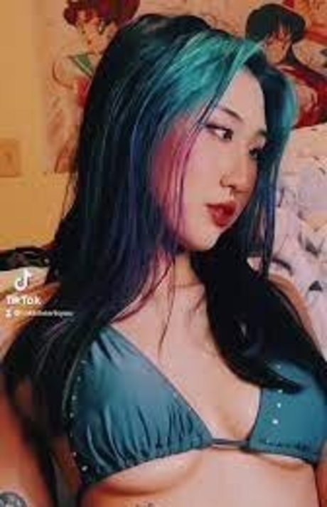 Naken lekkede OnlyFans-bilde av Tokkiheartschu