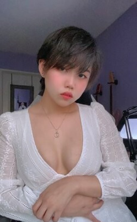Обнаженная фотография утечки OnlyFans от Lil Yurouo