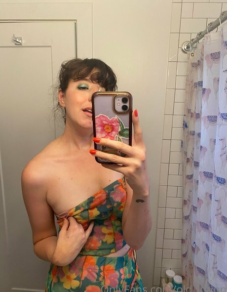Naken lekkede OnlyFans-bilde av Lotion Wizard