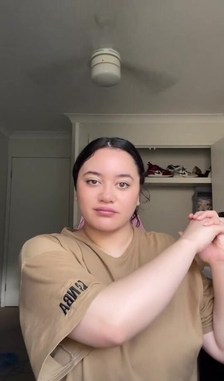 Nahá fotka uniklých OnlyFans od Carragh Mahuika