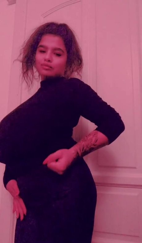 Naken läckt OnlyFans-bild av Melannia