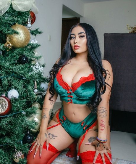 Naakte gelekte OnlyFans-foto van Michbaezoficial