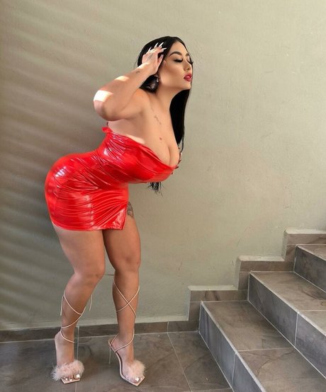 Naken läckt OnlyFans-bild av Michbaezoficial