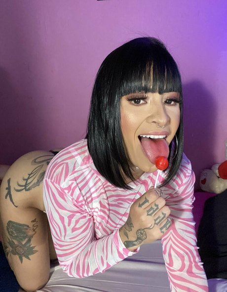 Naken lekkede OnlyFans-bilde av Rayanenas