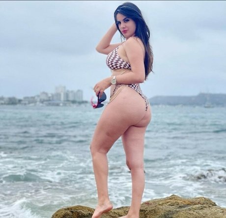 Naken läckt OnlyFans-bild av Lissette Arreaga