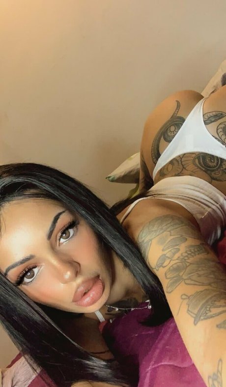 Naken lekkede OnlyFans-bilde av Lyzzn
