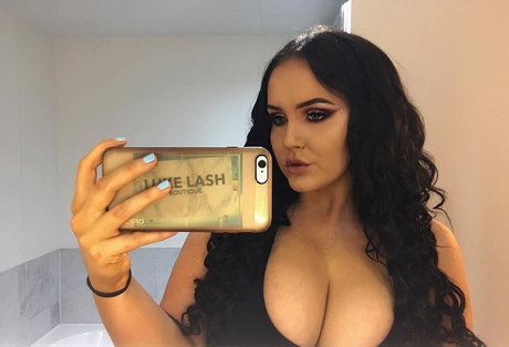 Tayla Cooper