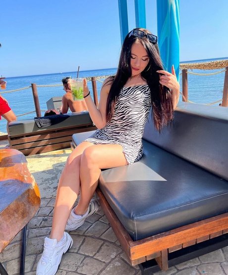 Naken lekkede OnlyFans-bilde av Anjelika Basova