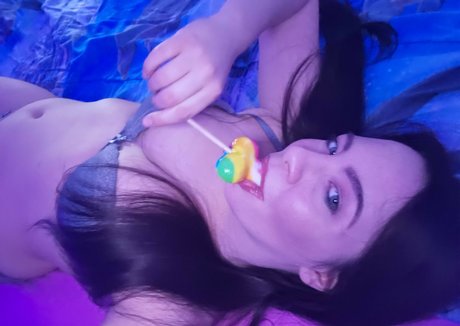 Nahá fotka uniklých OnlyFans od Vivi2416