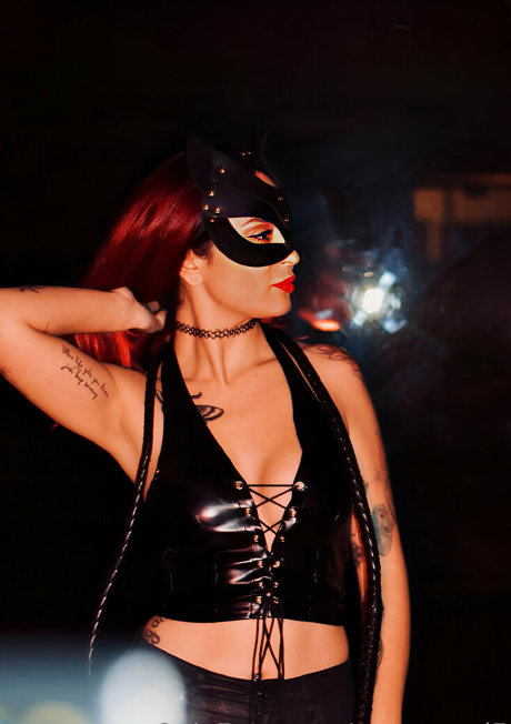 Queen Red