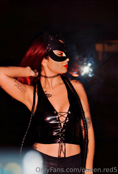 Queen Red