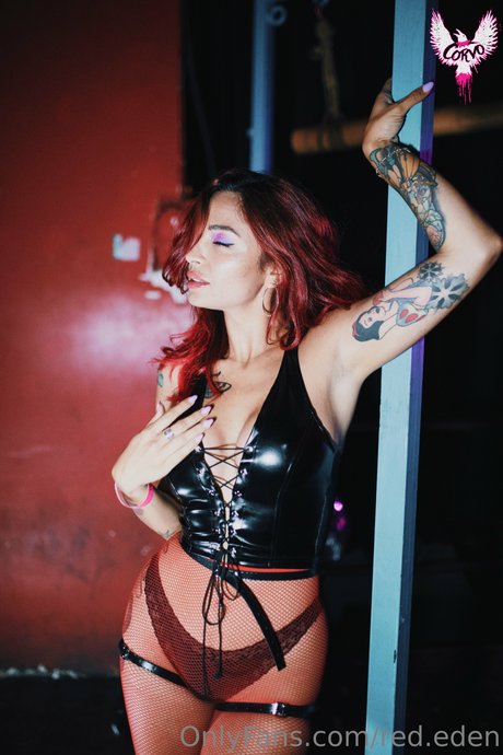 Foto di nudo di fuga di OnlyFans di Queen Red