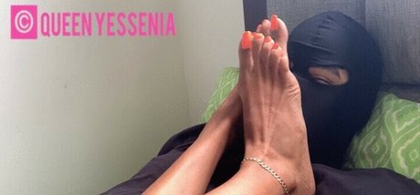 Naakte gelekte OnlyFans-foto van Queen Yessenias