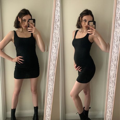 Nahá fotka uniklých OnlyFans od Analgothslut
