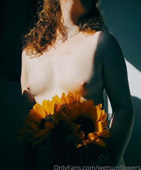 Naken lekkede OnlyFans-bilde av Wetsunflowers
