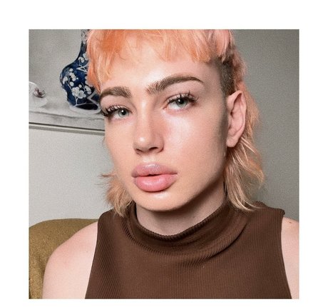 Nøgent lækket OnlyFans-billede af Bella Kuja