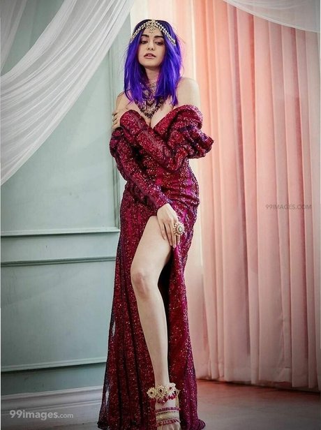 Nahá fotka uniklých OnlyFans od Adah Sharma
