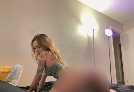 Naken lekkede OnlyFans-bilde av Lisajaeeun