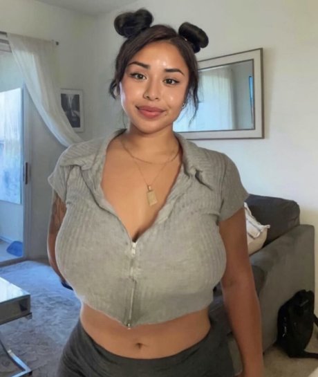 Naken lekkede OnlyFans-bilde av Saraiiifon777