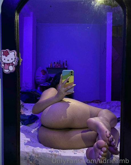 Nøgent lækket OnlyFans-billede af Adri Feet