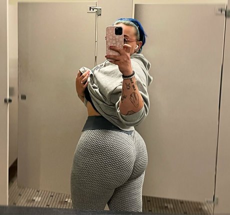 Nahá fotka uniklých OnlyFans od Kotathegymrat