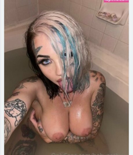 Naken läckt OnlyFans-bild av Babygoth