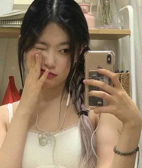 Naakte gelekte OnlyFans-foto van Yumi0313