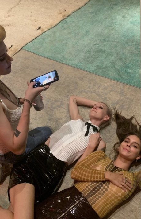 Foto nua vazada do OnlyFans de Caitlin Stasey