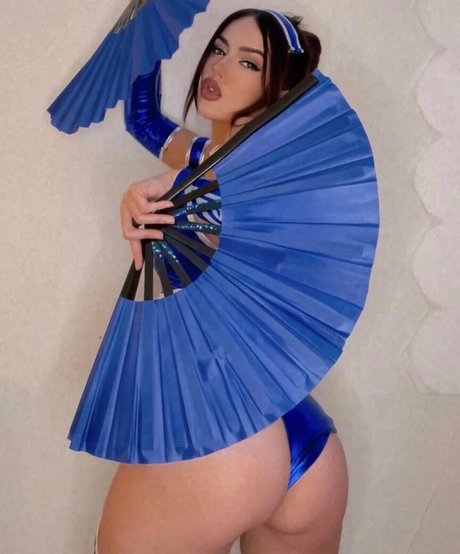 Oliviamaebae  nude leaked OnlyFans photo
