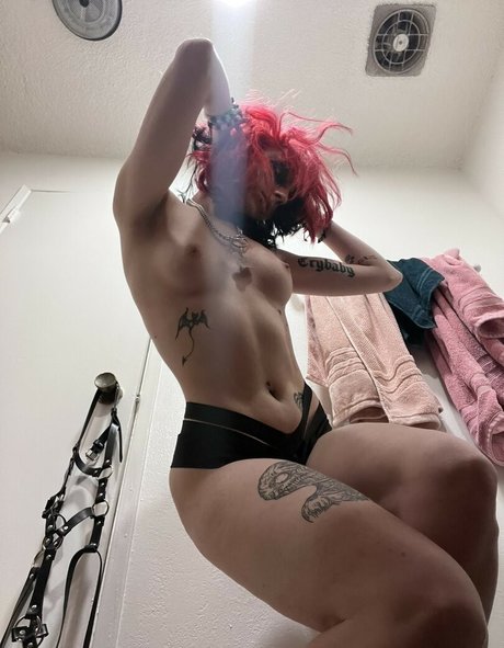 Naakte gelekte OnlyFans-foto van Misfitsdeath