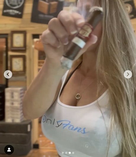 Naken lekkede OnlyFans-bilde av Iheartcigars