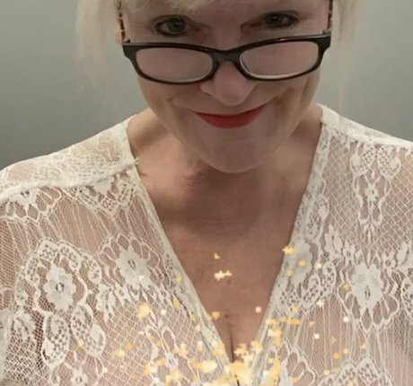 Nahá fotka uniklých OnlyFans od Sandie Lee