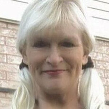 Sandie Lee