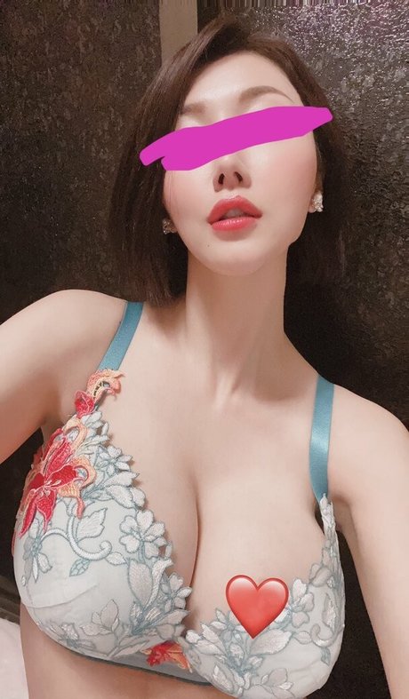 Nacktes geleaktes OnlyFans-Foto von Yuria Mitsushima