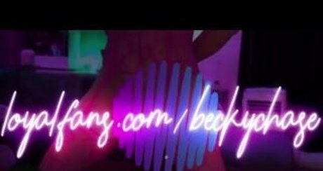 Naken lekkede OnlyFans-bilde av Becky Chase