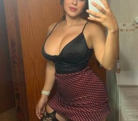 Alaston vuotanut OnlyFans-kuva Raniahey