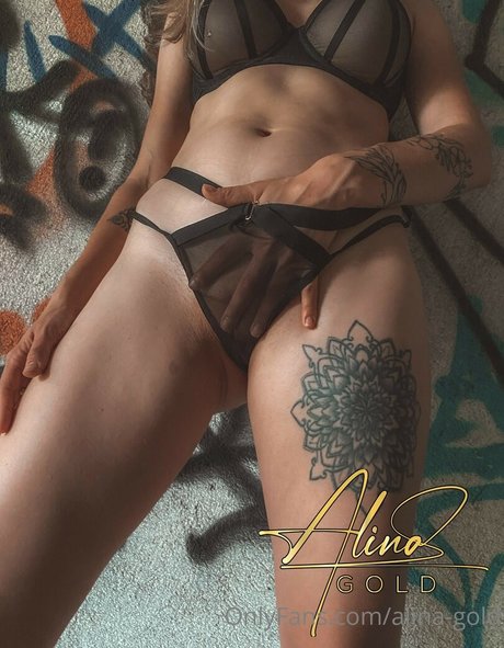 Naken lekkede OnlyFans-bilde av Alinagold