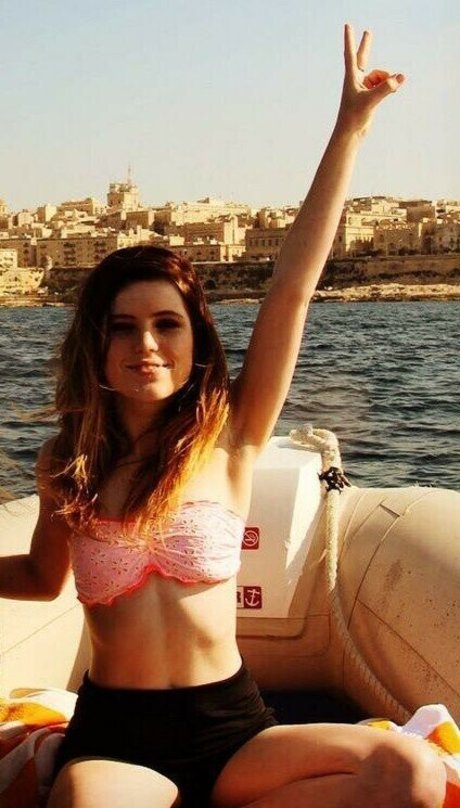 Naakte gelekte OnlyFans-foto van Sydney Sierota
