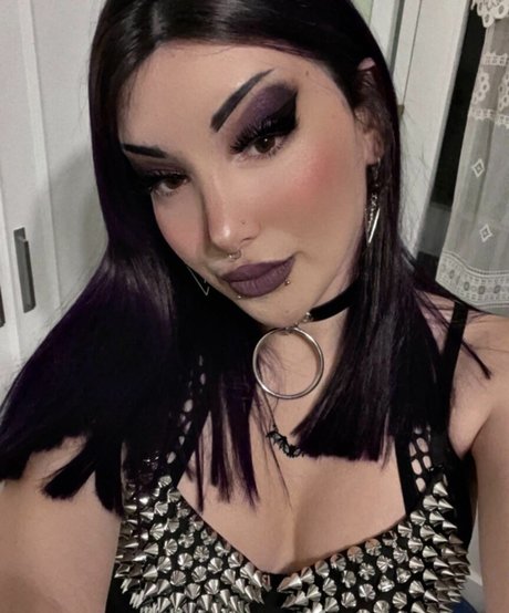 Foto di nudo di fuga di OnlyFans di Draculonaa