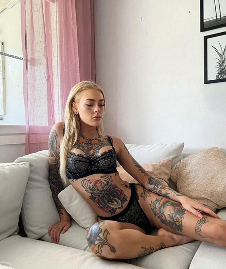 Nøgent lækket OnlyFans-billede af Aurajoutsenlampi