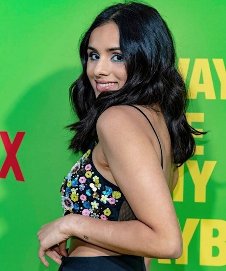 Nahá fotka uniklých OnlyFans od Aparna Brielle