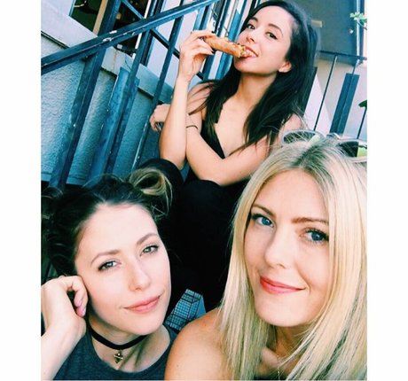 Amanda Crew